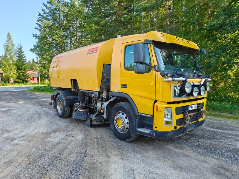 Bucher Optifant 70 / Volvo FM9