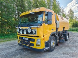 Bucher Optifant 70 / Volvo FM9