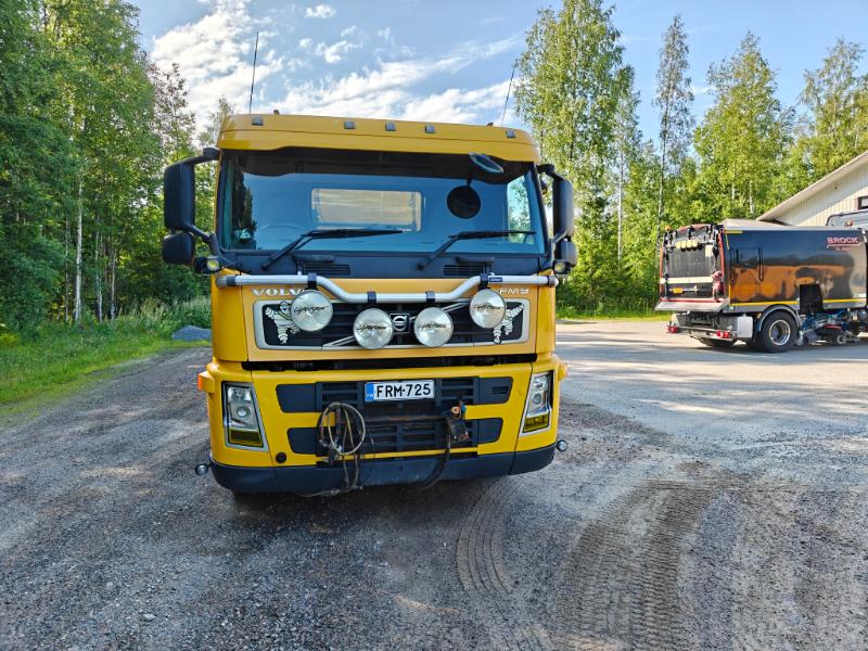 Bucher Optifant 70 / Volvo FM9