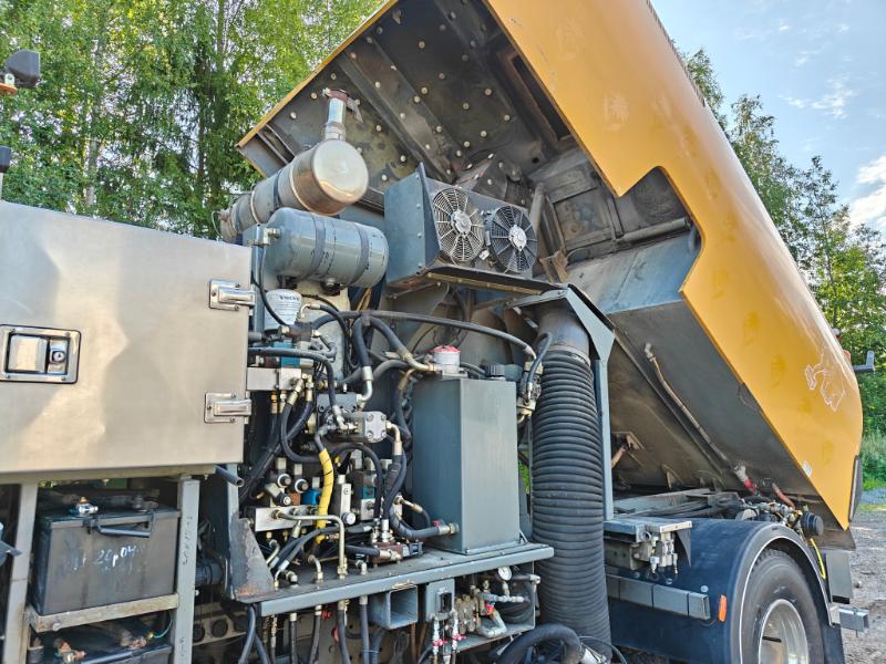 Bucher Optifant 70 / Volvo FM9
