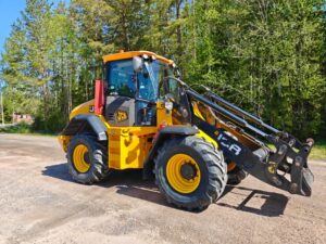 JCB 413S -15