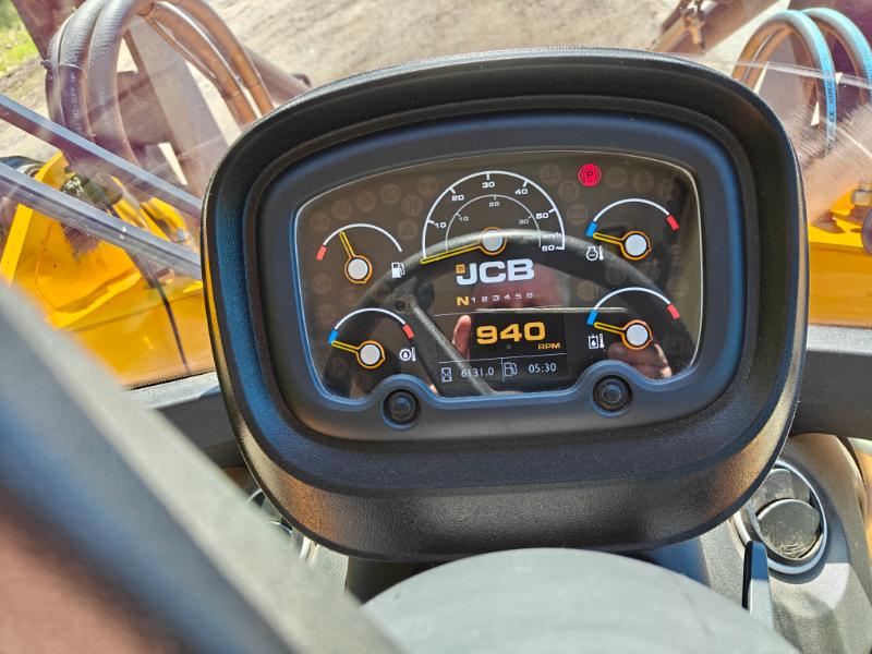 JCB 413S -15