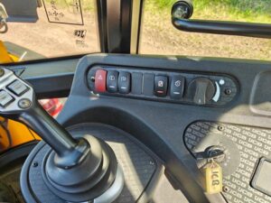 JCB 413S -15