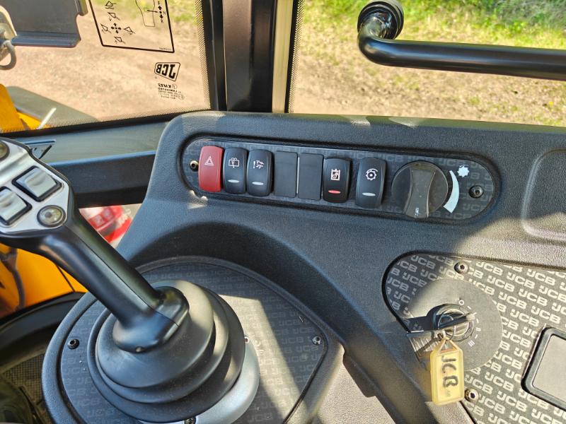 JCB 413S -15